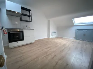 Studio rénové Avenue Georges Henri