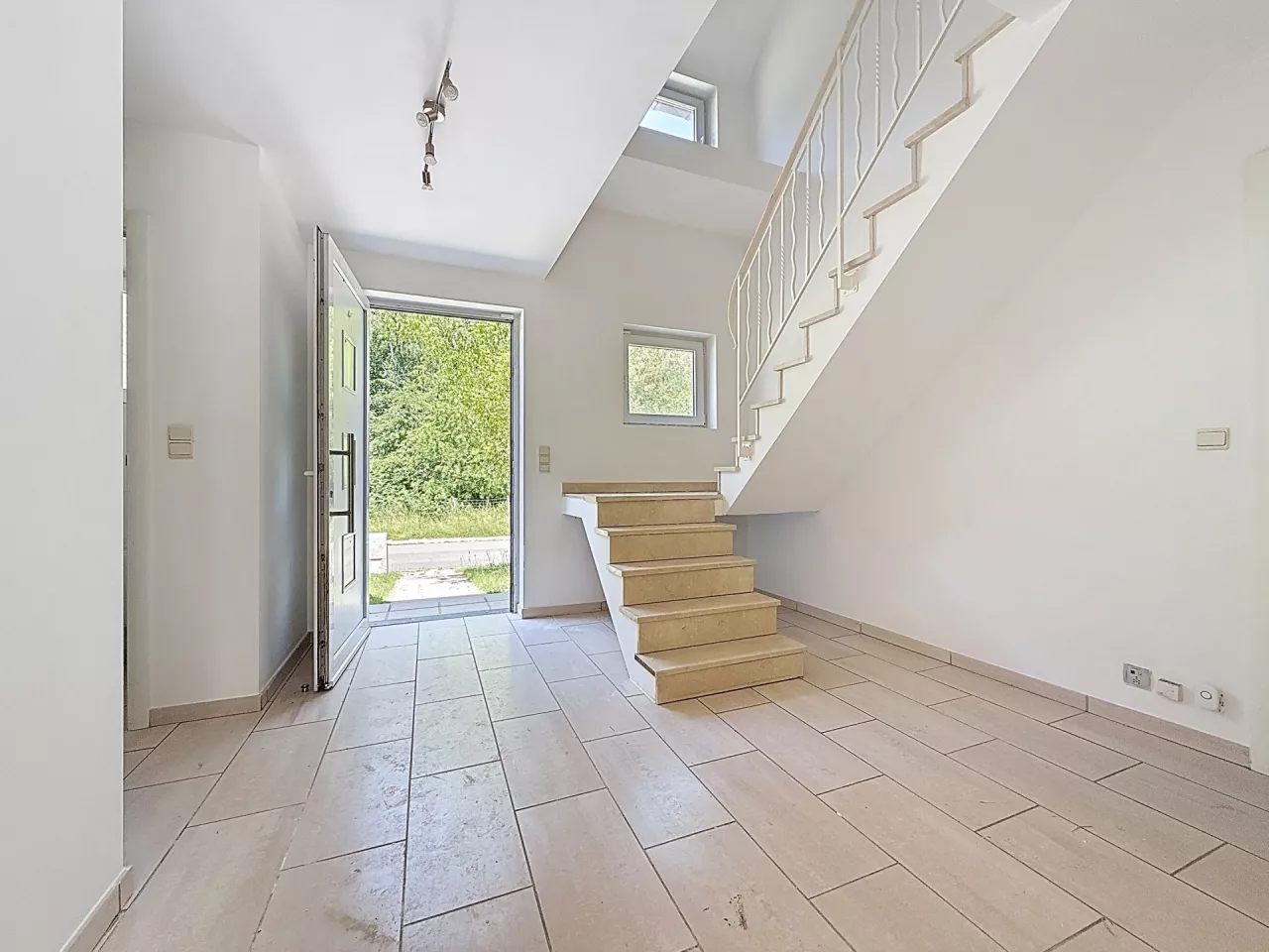 Maison 5 chambres à louer à Wavre - Photo 2 du bien immobilier à WAVRE