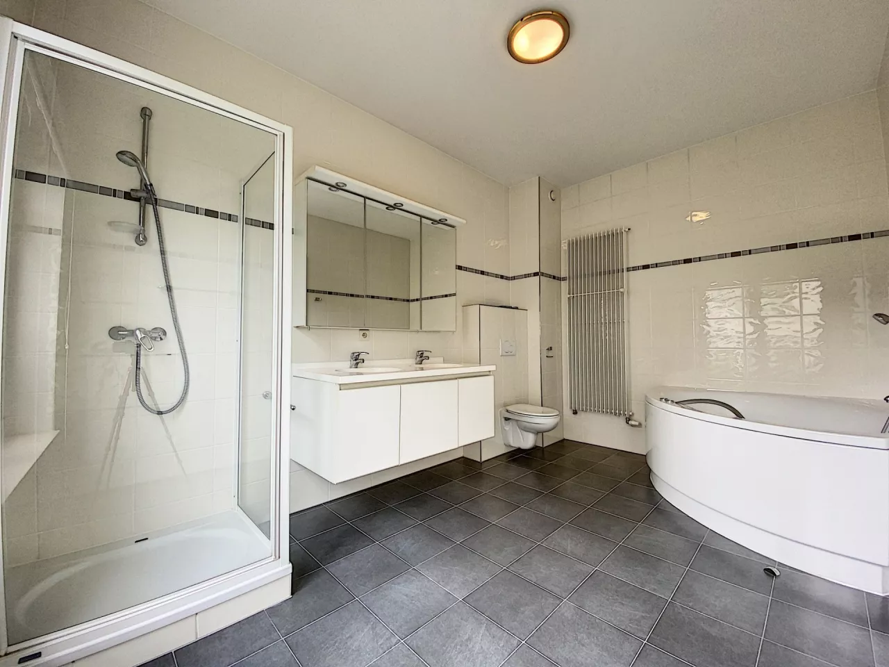 Appartement 3 chambres à louer à Woluwe-saint-pierre - Photo 13 du bien immobilier à WOLUWE-SAINT-PIERRE