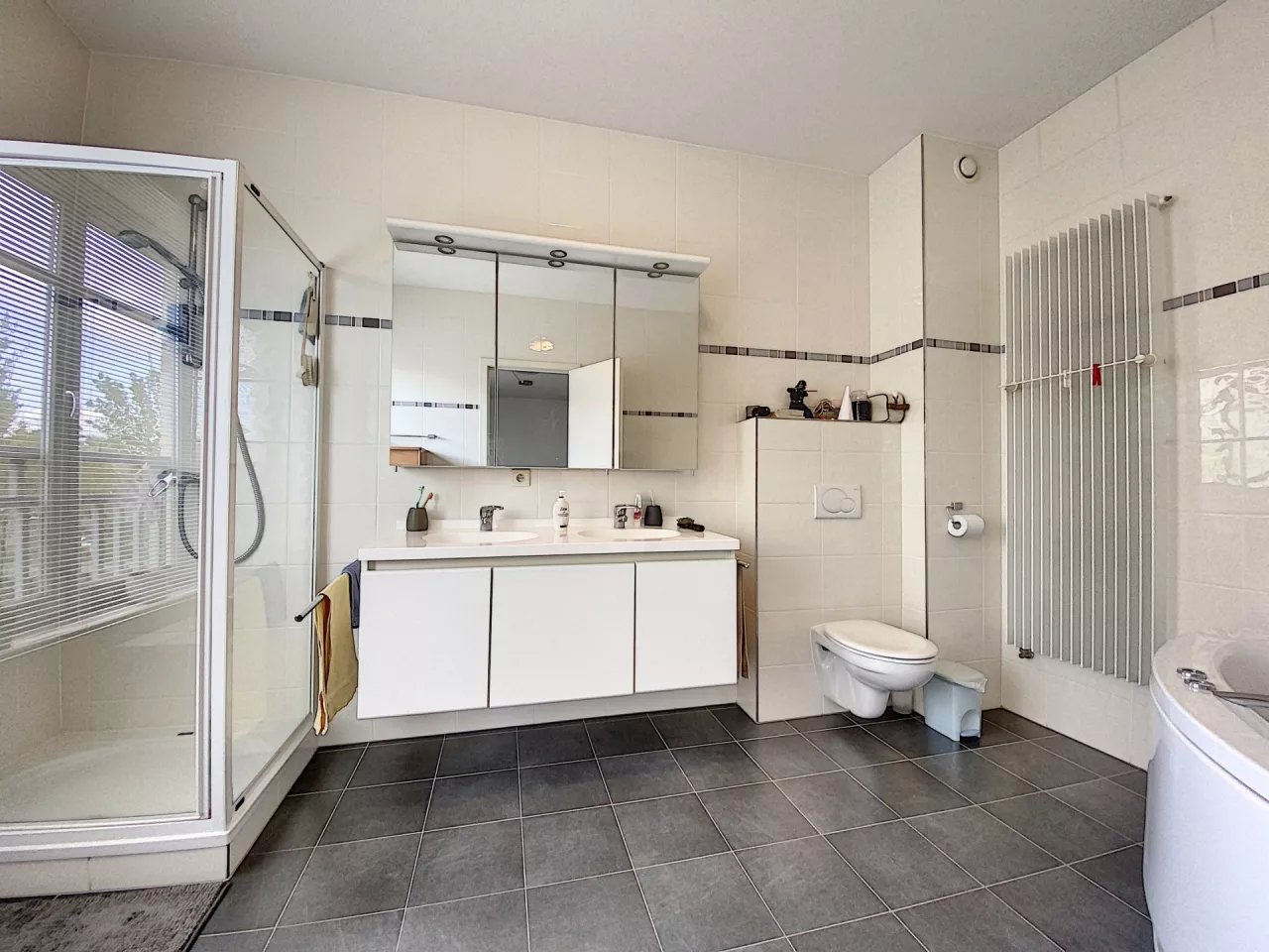 Appartement 3 chambres à louer à Woluwe-saint-pierre - Photo 10 du bien immobilier à WOLUWE-SAINT-PIERRE